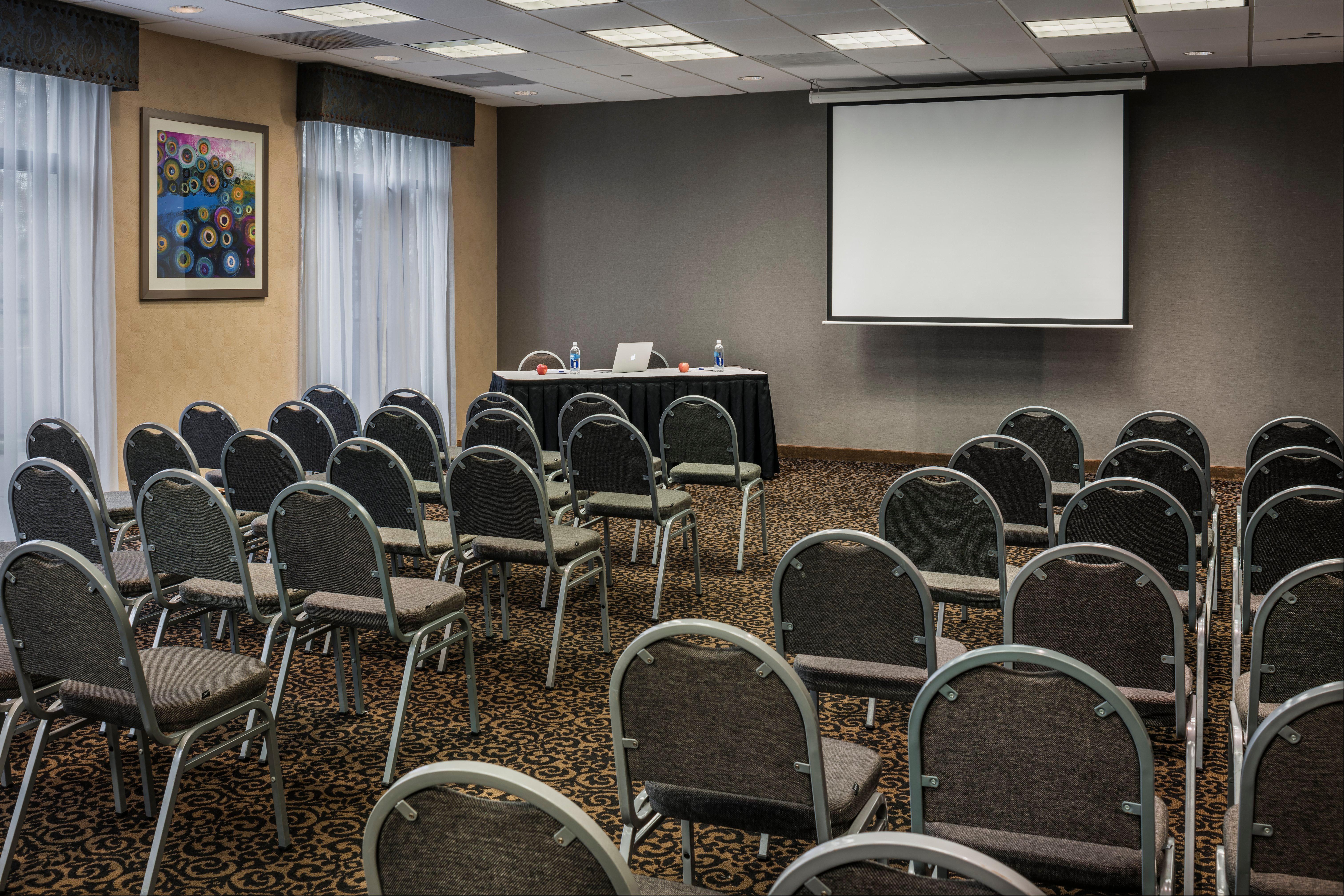 Holiday Inn Express & Suites Laurel Lakes By Ihg Dış mekan fotoğraf
